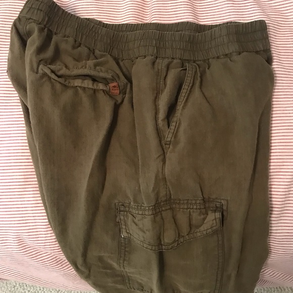 Roots Capris - Picture 2 of 4